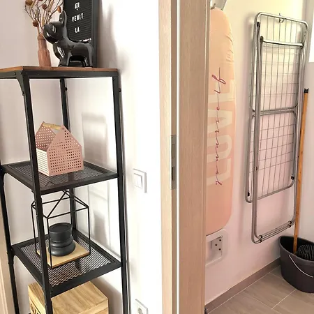 Apartment Wanderlust Pink, For 4, Wifi And Free Parking Risnov