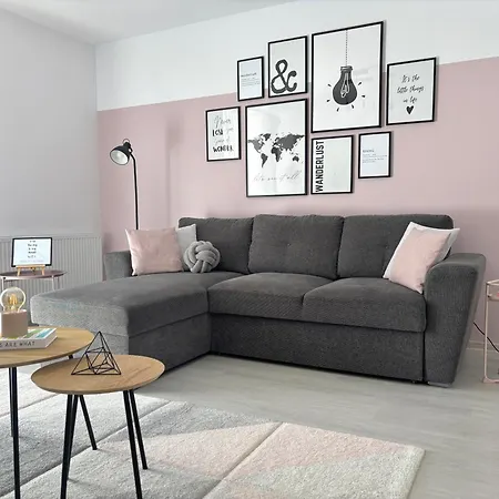 Apartment Wanderlust Pink, For 4, Wifi And Free Parking